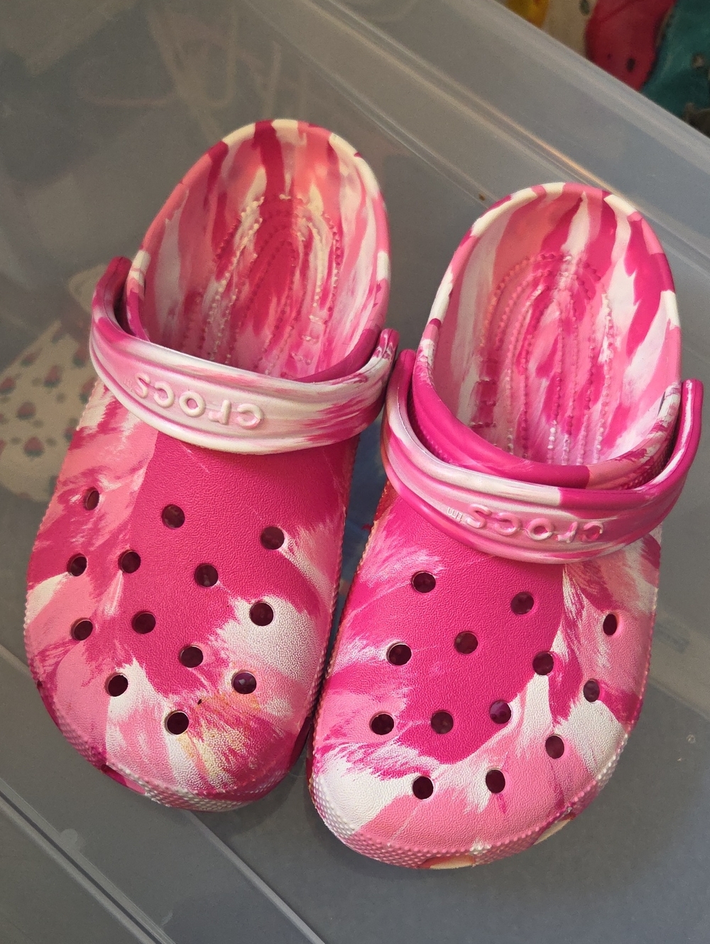 CROCS Women Pink & White Marble Pattern Clog Sandals